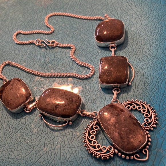 Silver and Stone Necklace - Picture 4 of 9